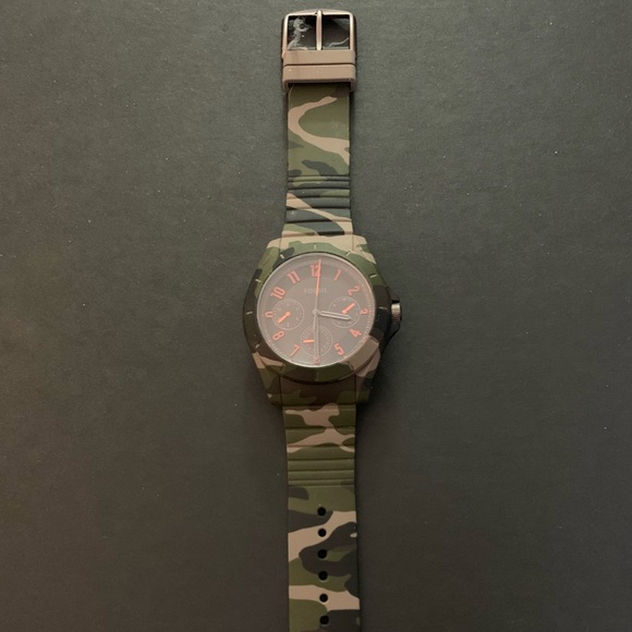 fossil watches with combo print silicone strap - Picture 1 of 4